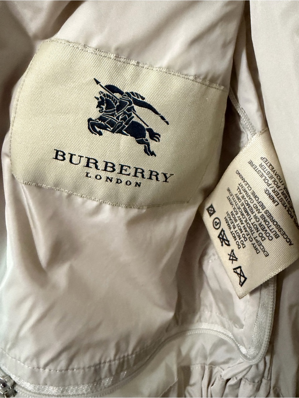 Burberry Brit nylon  M ,lightweight JKT  lining.